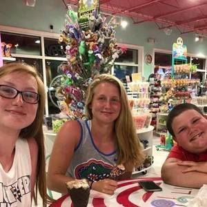 Meet your Posher, Taylor